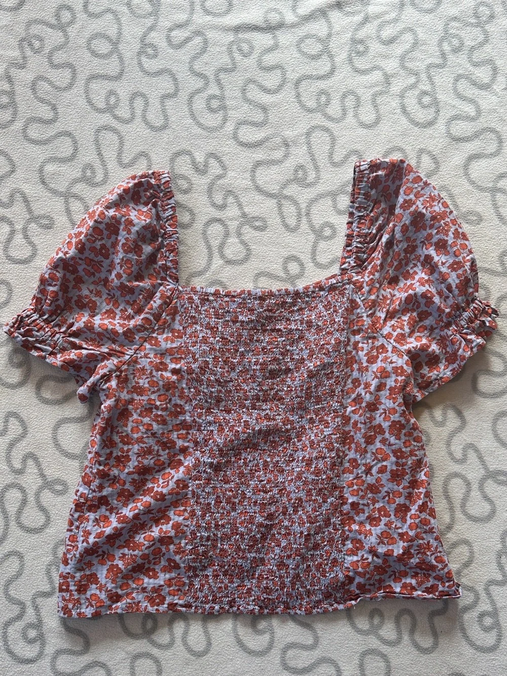 Madewell Button-Front Smocked-Back Top in Piccola Floral